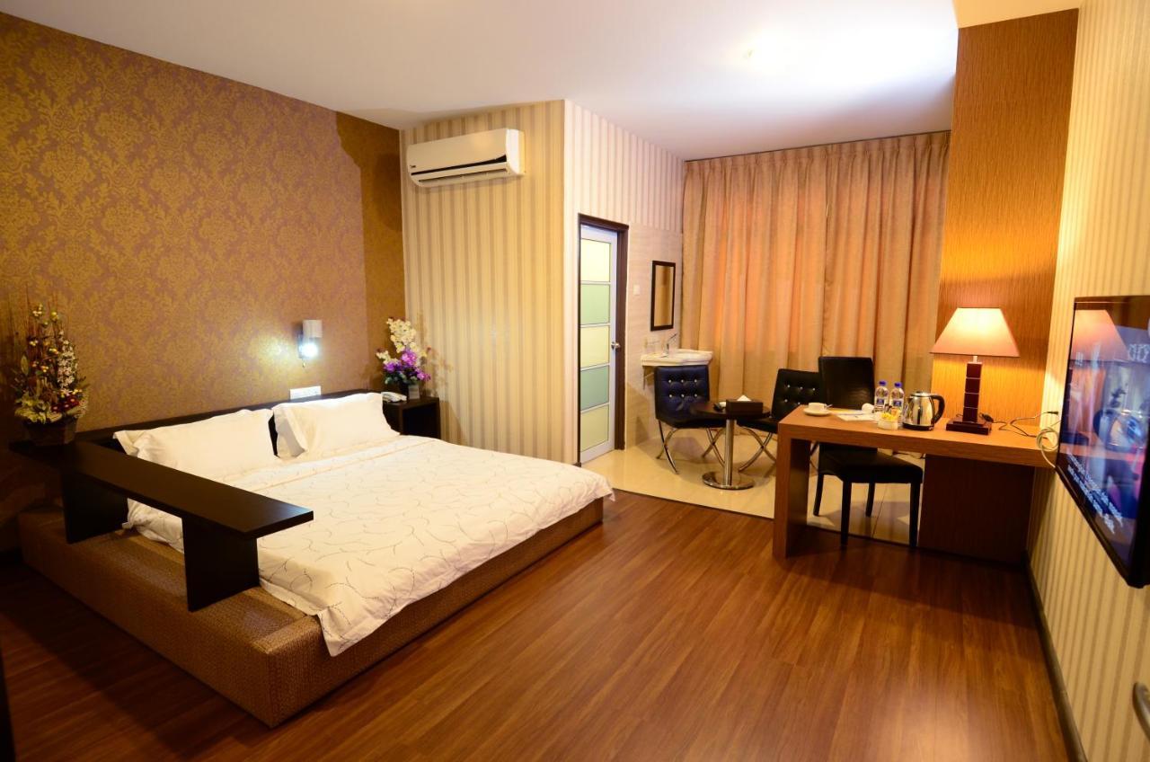 Hotel Tebrau Ct Джохор Бахру Екстериор снимка
