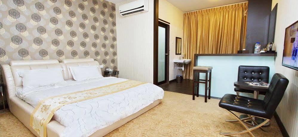 Hotel Tebrau Ct Джохор Бахру Екстериор снимка