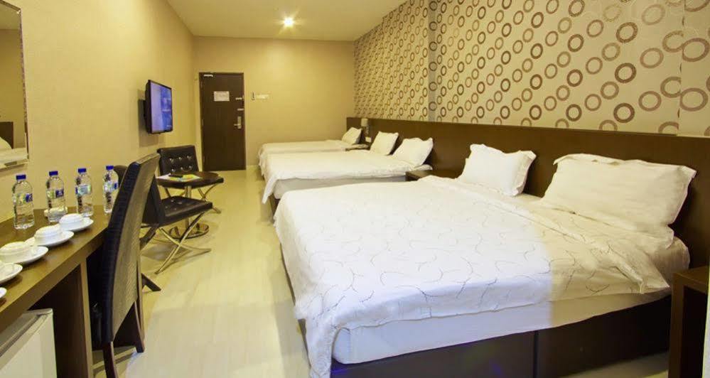 Hotel Tebrau Ct Джохор Бахру Екстериор снимка